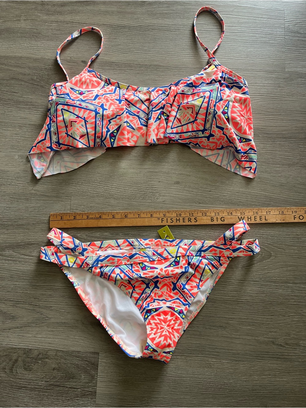 Gianni Bini Coral Pink & Navy Geometric Print Bikini size L. Brand new with tags